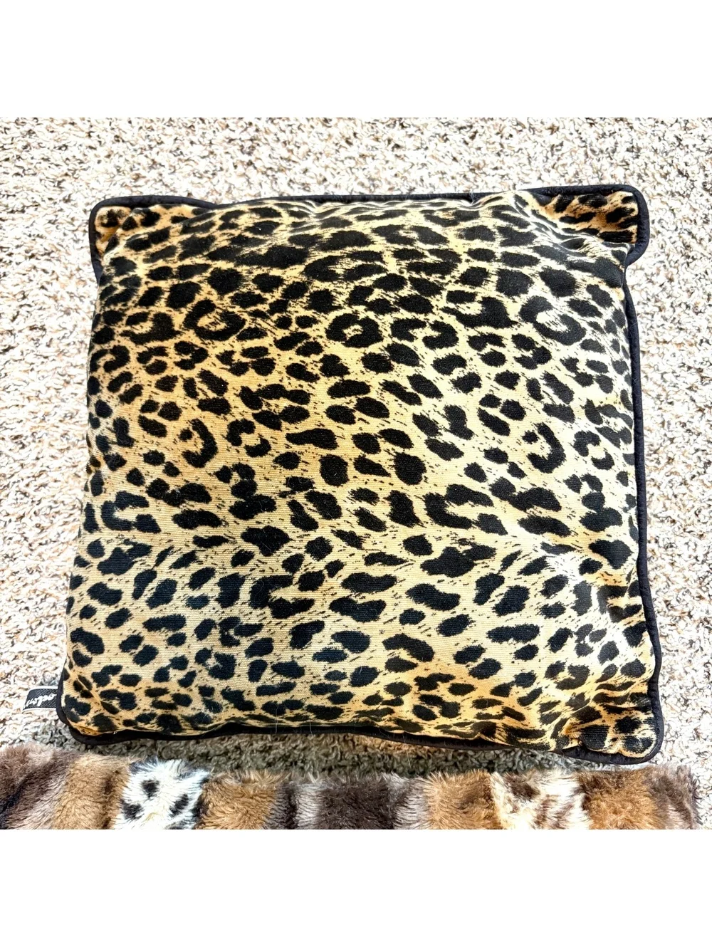 Set of 2 Faux Fur Animal Print Throw Pillows Leopard Cheetah Accent Cushions